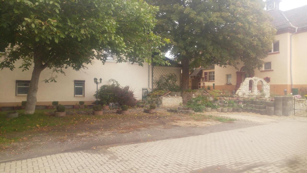Historische Schule "Ferienwohnung Pauline" I&Ii Stobnitz Extérieur photo